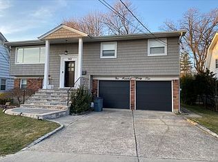 142 Willis Ct, Woodmere, NY 11598