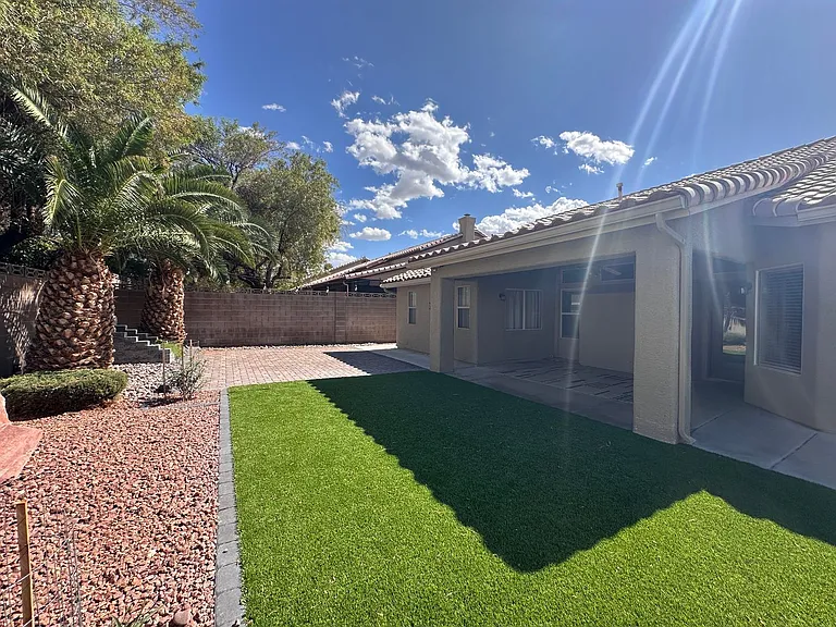8256 Lone Feather Ln — Photo 28