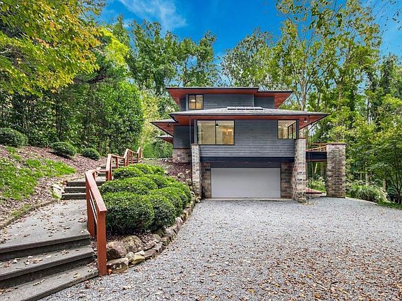 4th image of 115 Meadowbrook Dr #A