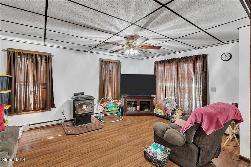 5th image of 16 Billings Avenue