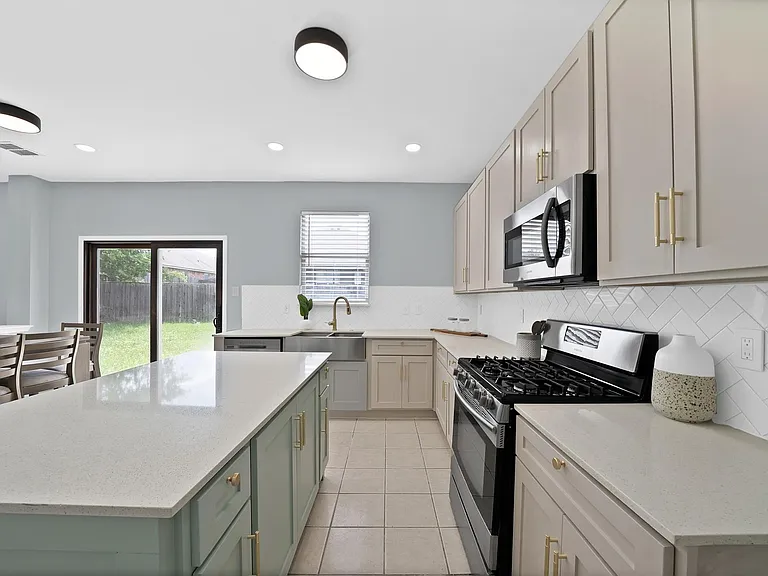 137 Heritage Dr — Photo 21