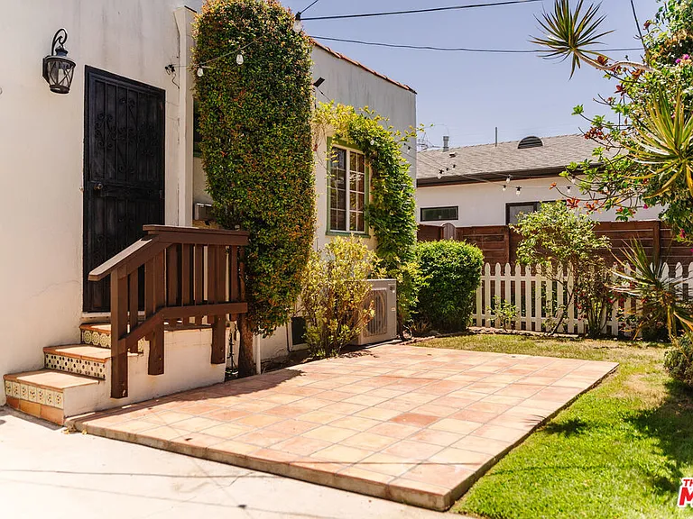2735 Clyde Ave — Photo 31