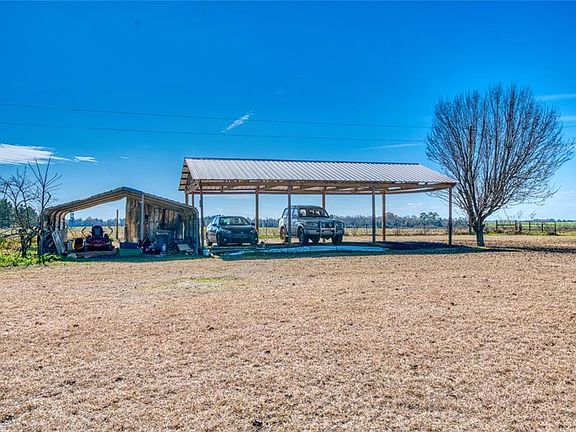 3rd image of 441 Weaver Rd