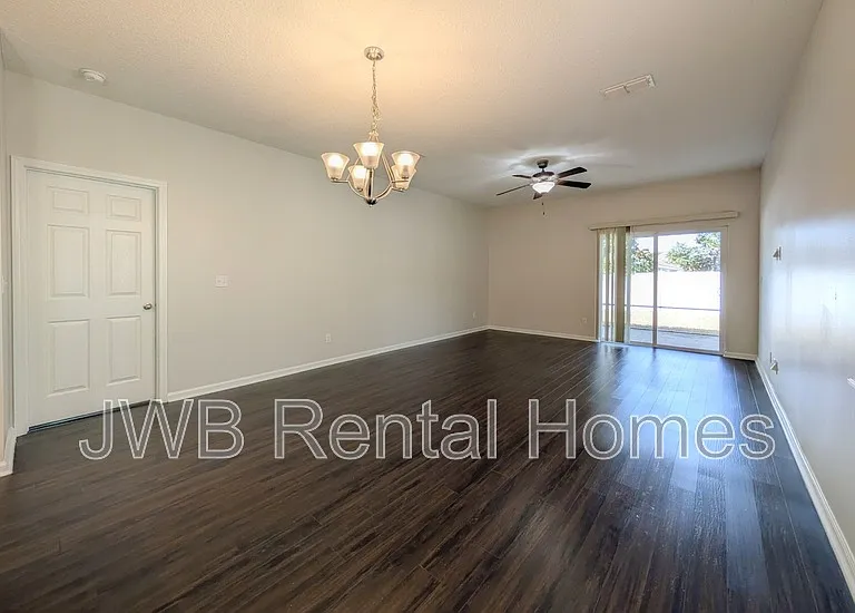 94 Carlson Ct — Photo 4