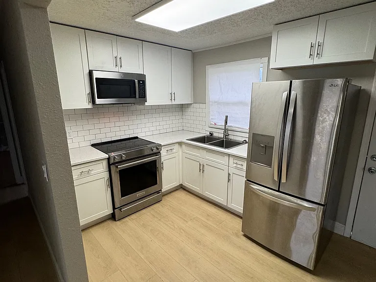4910 Huppel Ave — Photo 21