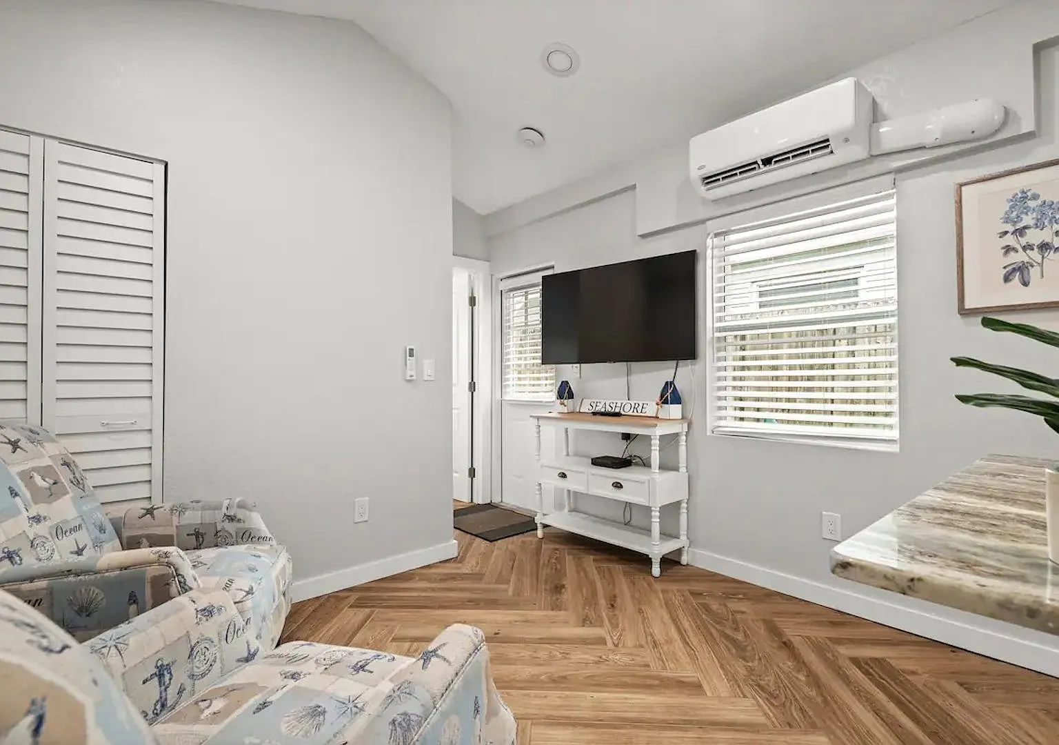 405 Dunedin Rentals LLC — Photo 1