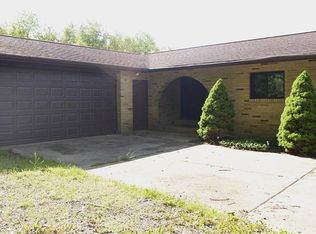 344 Crystal Dr, Georgetown, PA 15043