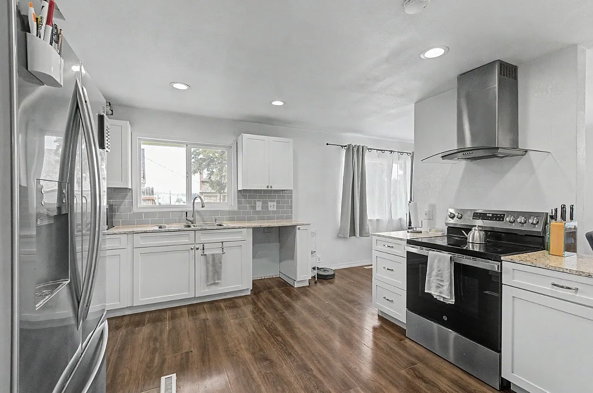527 Park Dr — Photo 4