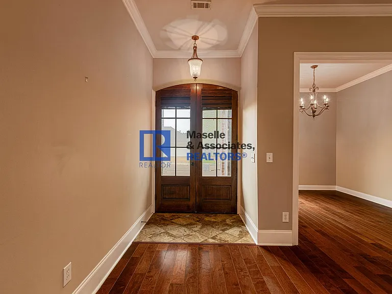 213 Provonce Park — Photo 7