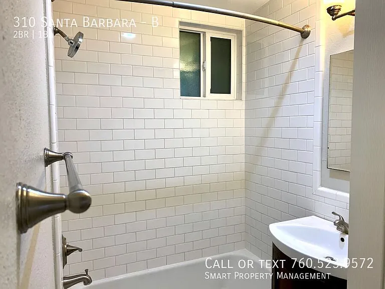 310 Santa Barbara #B — Photo 10