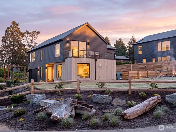 18638 2nd Avenue SW, Normandy Park, WA 98166