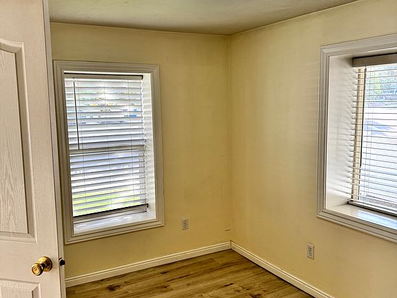 4th image of 453 N 15th Ave #A