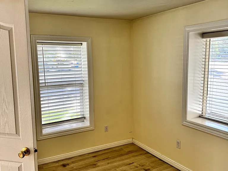 453 N 15th Ave #A — Photo 4