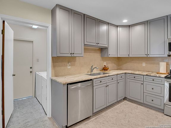 3rd image of 3479 RIVER PATH ST