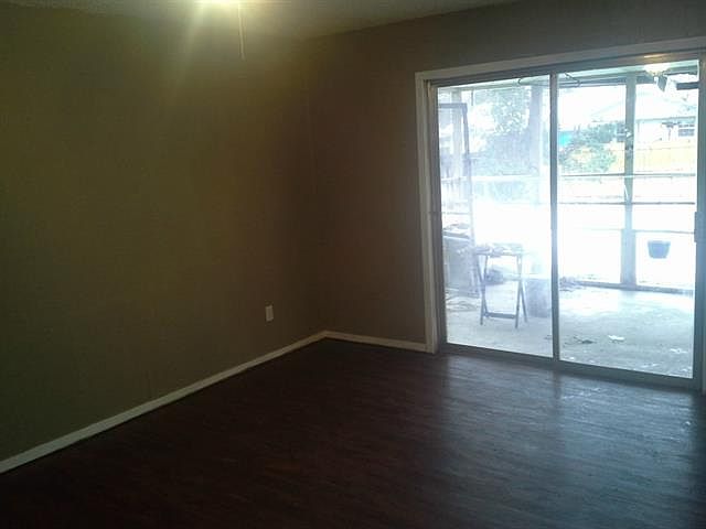 2nd image of 1010 Winnsboro Ct