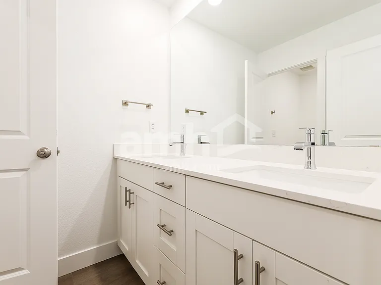 10159 Peoria Pkwy — Photo 12