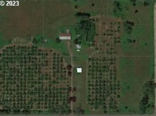 5581 S Highway 211, Hubbard, OR 97032