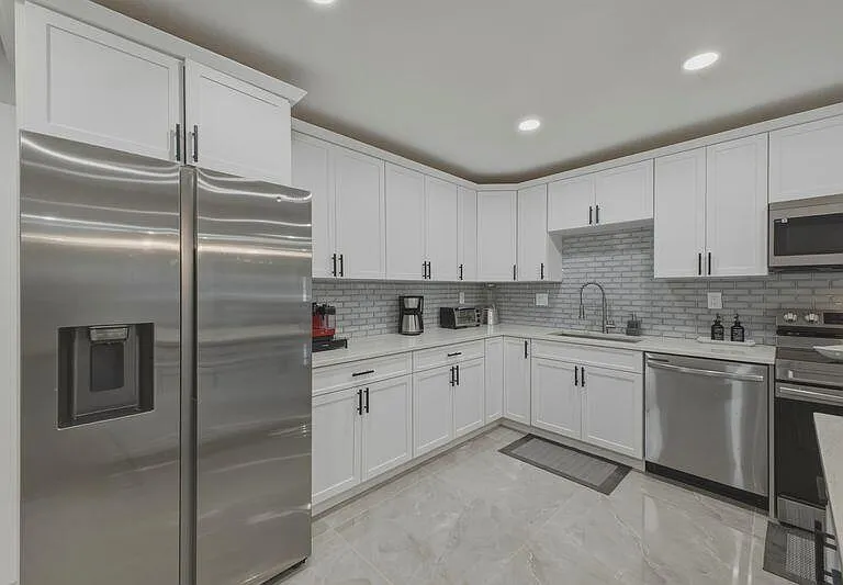 632 Las Palmas Park — Photo 35