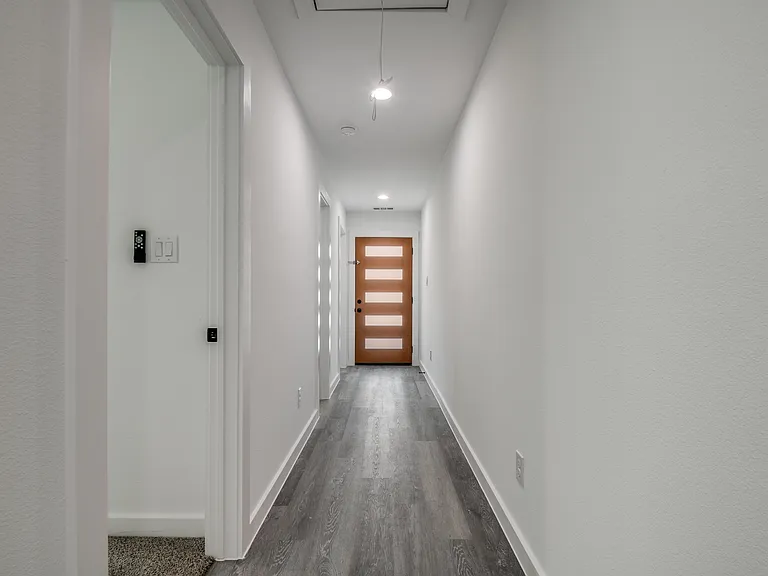 3305 Mineola St #A — Photo 2