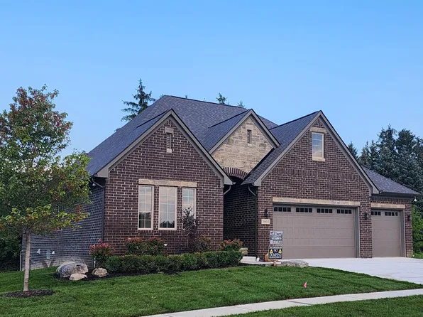 3093 Raffler Dr, Rochester Hills, MI 48307