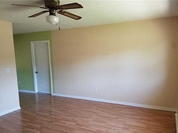 3rd image of 619 Gregory Ave
