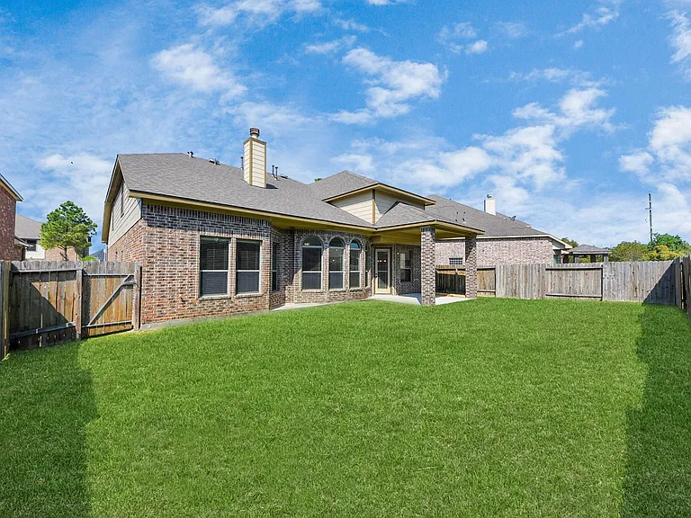 9427 Sapphire Bay Ln — Photo 46