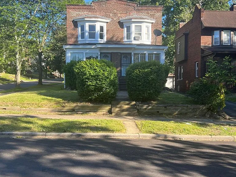 3244-3246 Sycamore Rd — Photo 3