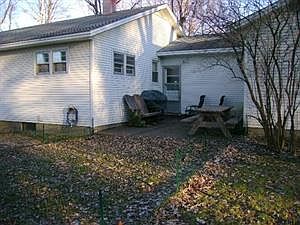 3rd image of 138 Amsterdam Ave