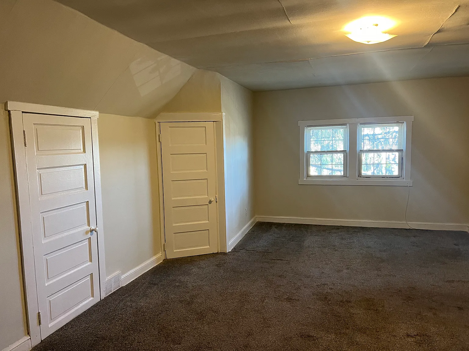 250 Browning Ln — Photo 2