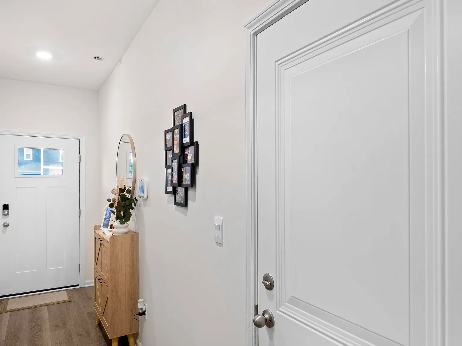 3 bed, 1663 sqft, $3,100 — Photo 2