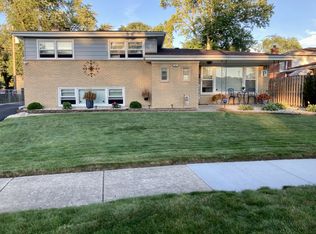 95 Terry Ct, Chicago Heights, IL 60411