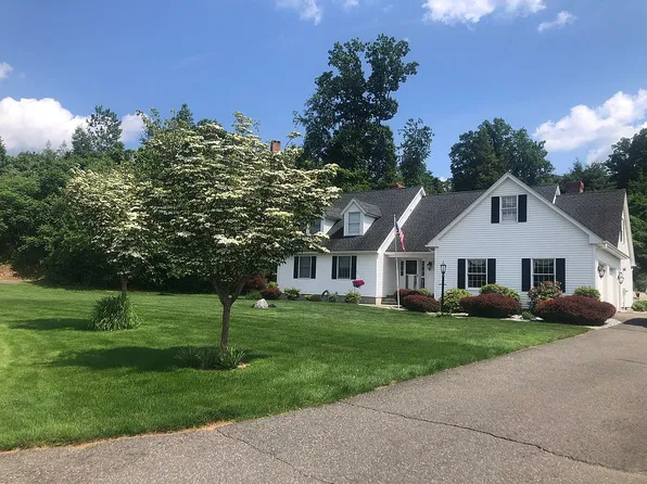 7 Wildwood Ln, Wilbraham, MA 01095