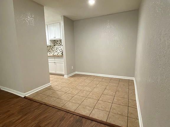 5th image of 12500 Sandpiper Dr APT 220