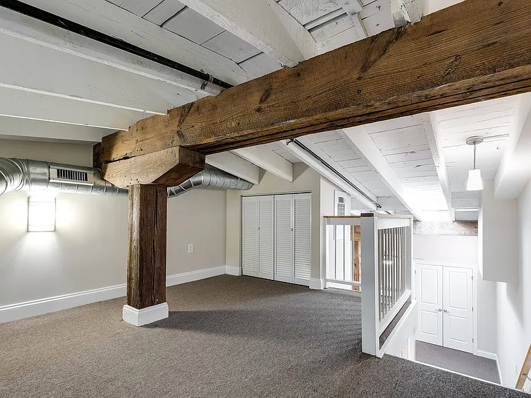 1710 E Franklin St — Photo 27