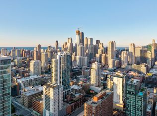 Hubbard Place, Chicago, IL 60654