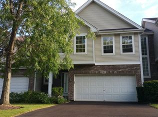 902 Willow St, Itasca, IL 60143