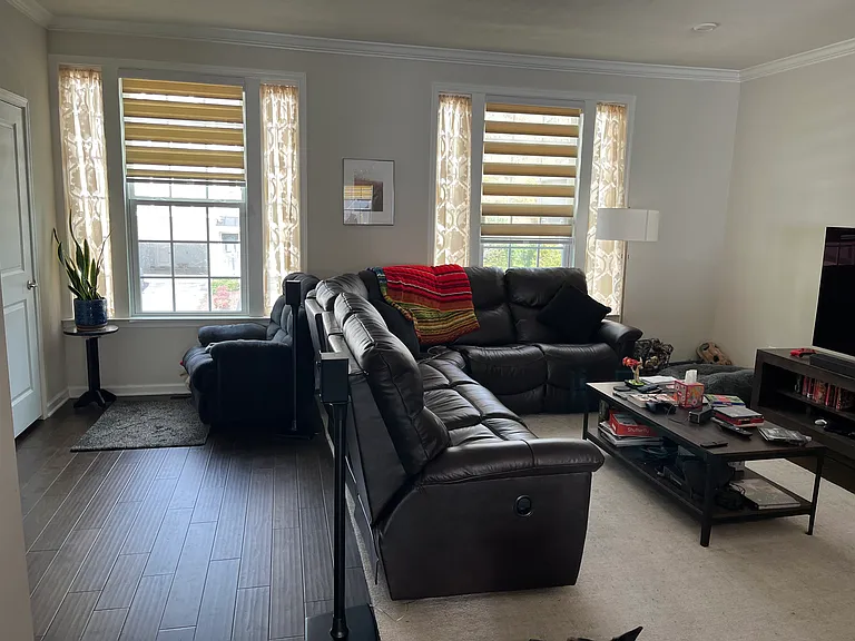 113 Cole Dr — Photo 2