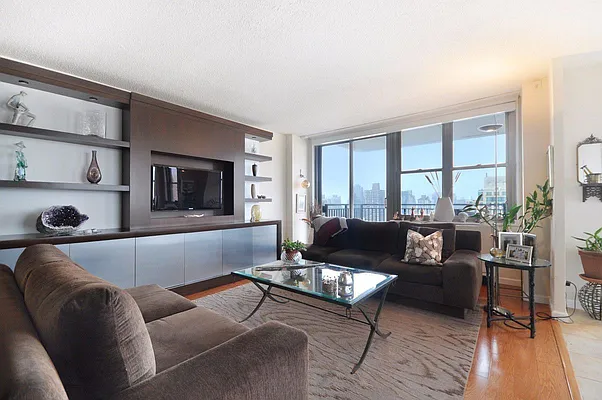 Rented by Compass | media 16