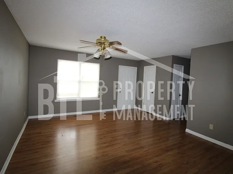 114 Rose Oneill Dr — Photo 4