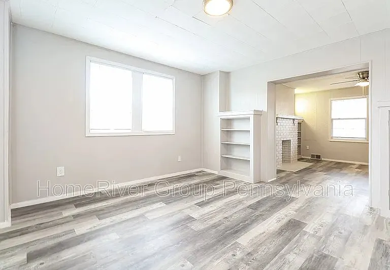 3 bed, 1.0 bath, 1474 sqft, $1,250 — Photo 2