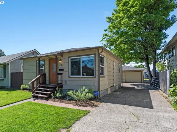 221 20th Ave, Longview, WA 98632