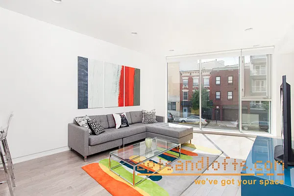 Sold by aptsandlofts.com | media 9