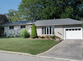 272 Alma Ln, Hamilton, ON L9G 2T5