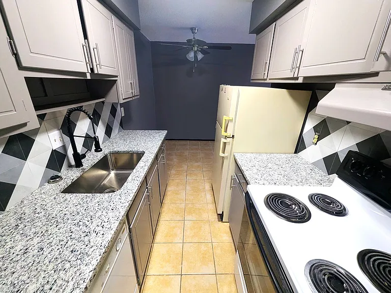 3100 Girard Ave S — Photo 12