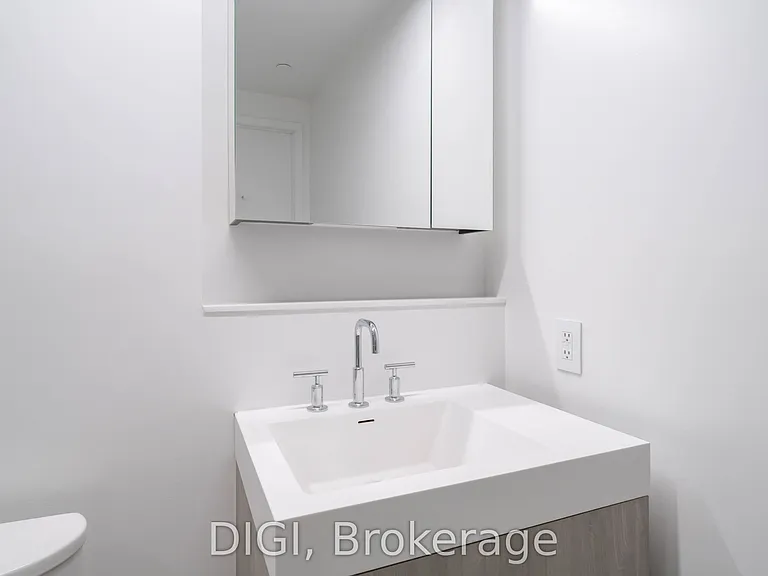 57 Spadina Ave #810 — Photo 17