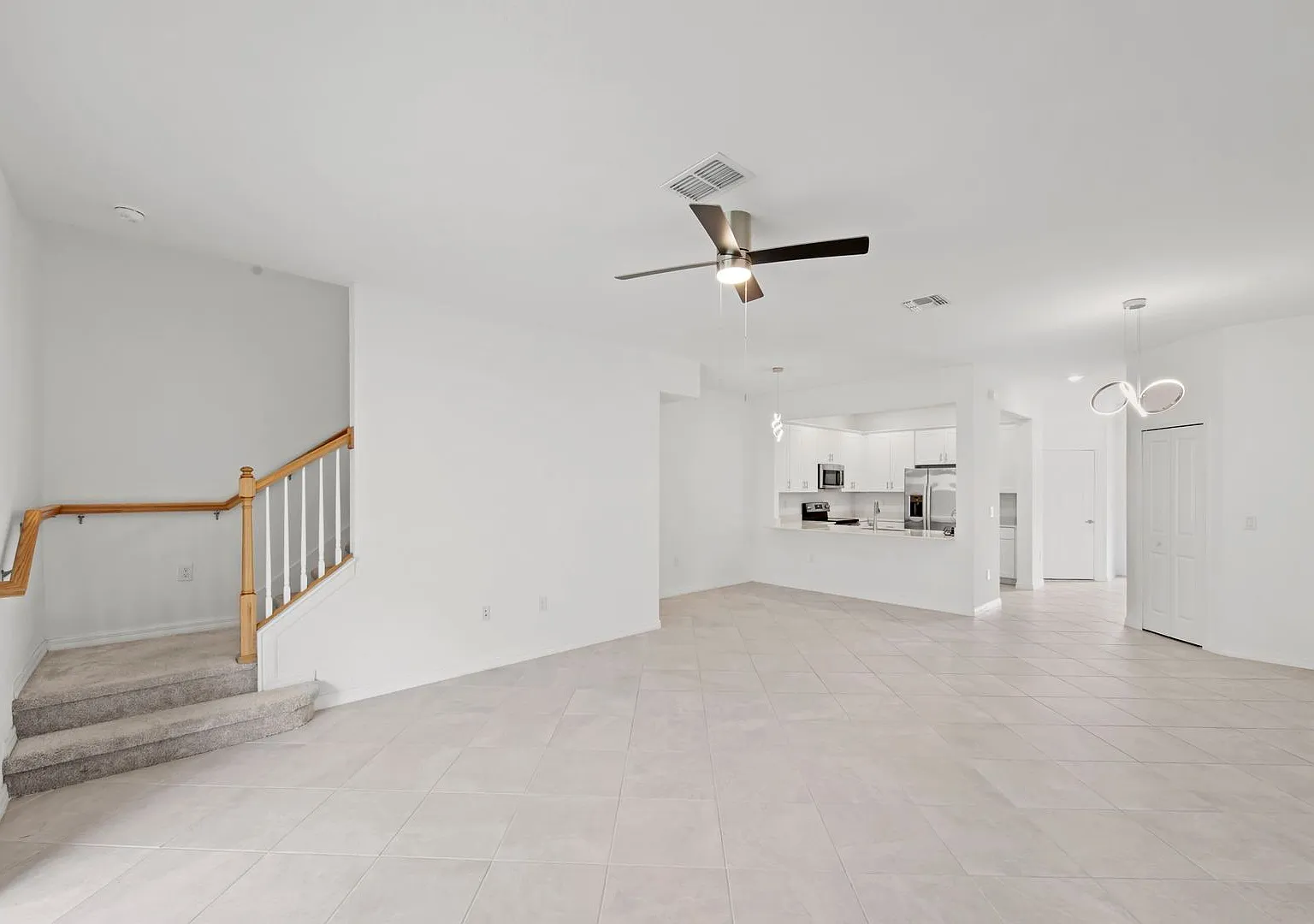 2827 Blossom Way- 3 Bedroom Townhouse In Orange Blossom — Photo 3