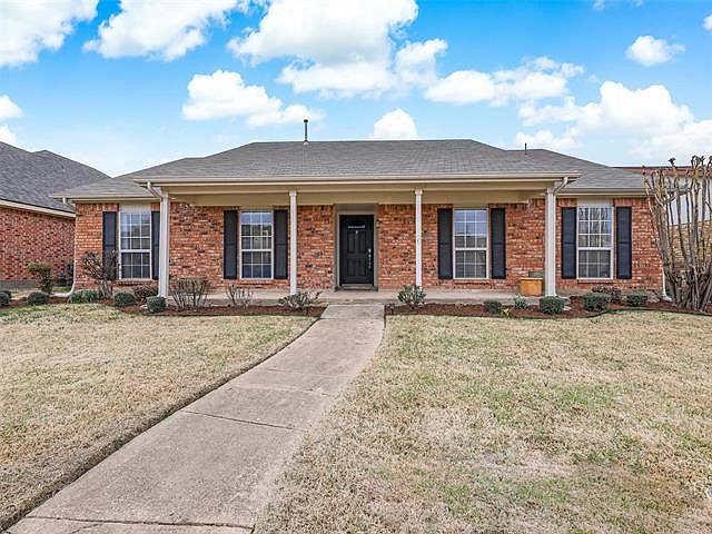 1st image of 1823 Clear Creek Ln