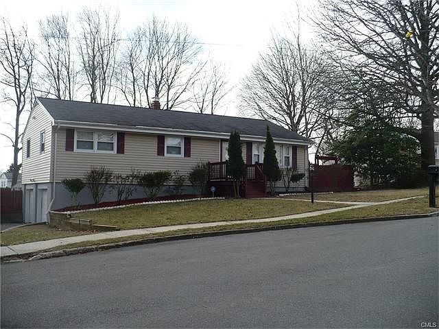 EXTERIOR OF HOME LOCATED AT END OF CUL-DE-SAC