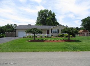 2701 Oakwood Dr, Bardstown, KY 40004