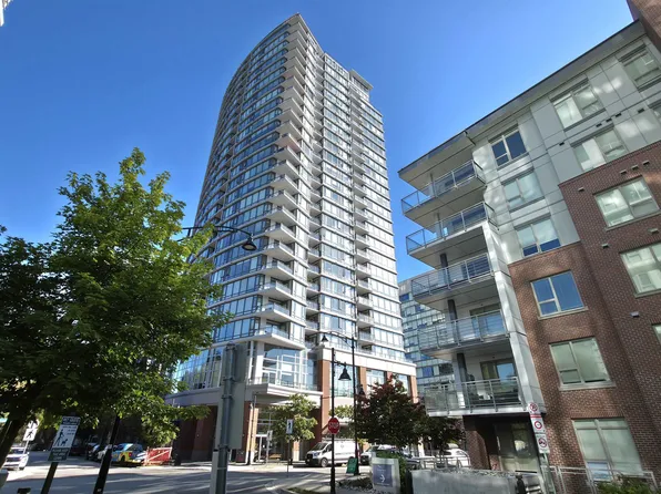 400 Capilano Rd #2102, Pt Moody, BC V3H 0E1